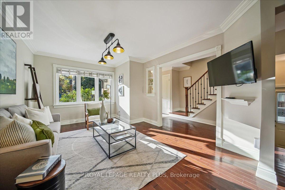 265 Winnett Avenue, Toronto, Ontario  M6C 3L8 - Photo 13 - C12475984