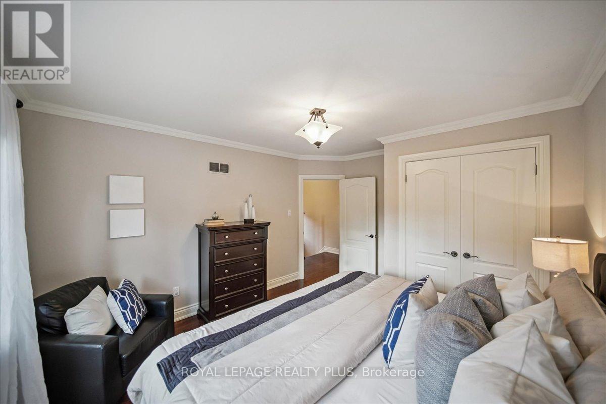 265 Winnett Avenue, Toronto, Ontario  M6C 3L8 - Photo 28 - C12475984
