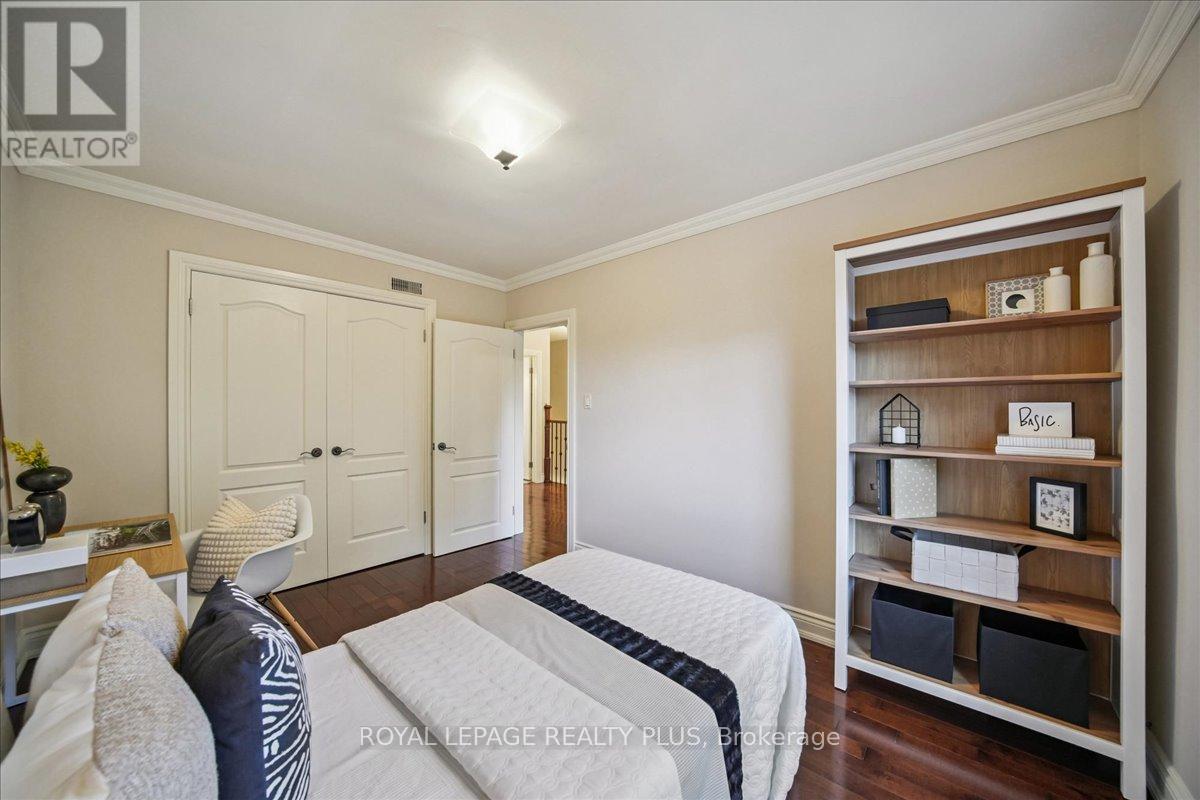 265 Winnett Avenue, Toronto, Ontario  M6C 3L8 - Photo 30 - C12475984