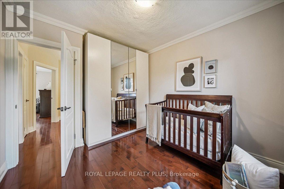 265 Winnett Avenue, Toronto, Ontario  M6C 3L8 - Photo 32 - C12475984