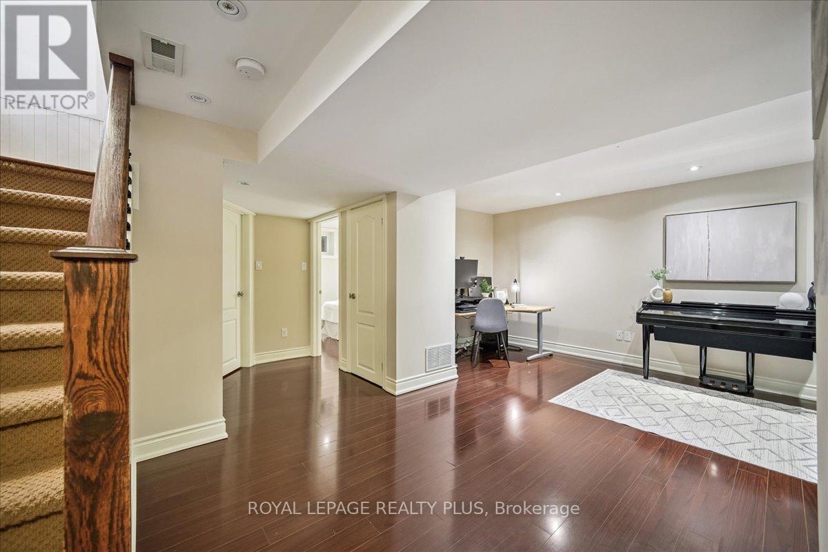 265 Winnett Avenue, Toronto, Ontario  M6C 3L8 - Photo 34 - C12475984