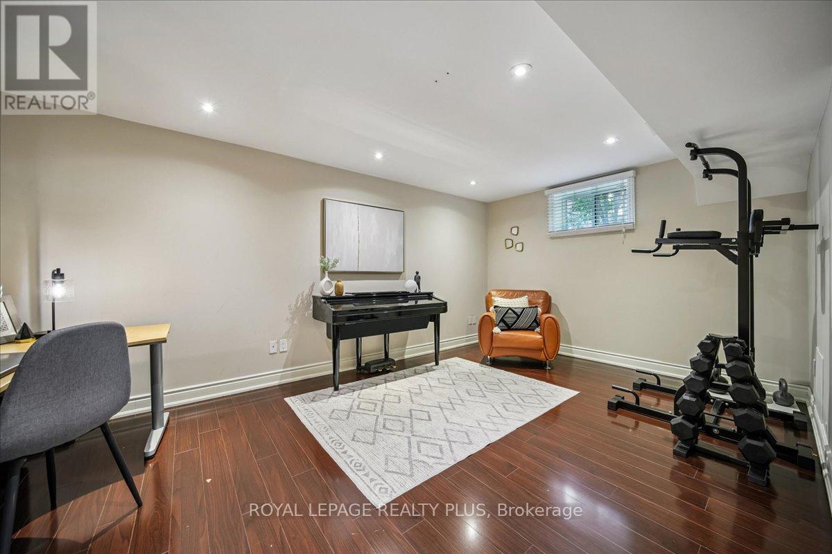 265 Winnett Avenue, Toronto, Ontario  M6C 3L8 - Photo 35 - C12475984