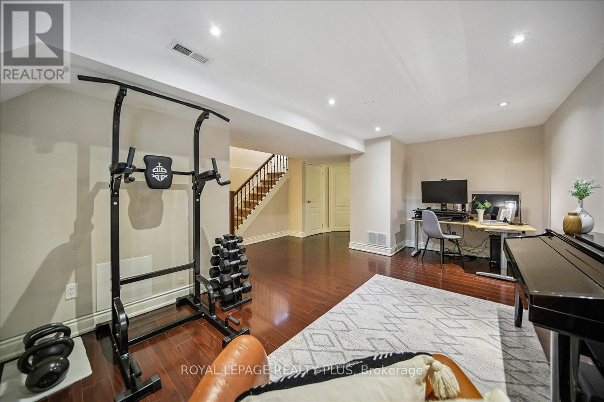 265 Winnett Avenue, Toronto, Ontario  M6C 3L8 - Photo 36 - C12475984