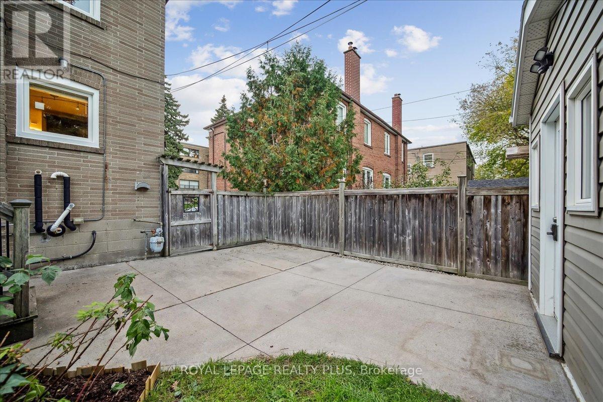 265 Winnett Avenue, Toronto, Ontario  M6C 3L8 - Photo 45 - C12475984