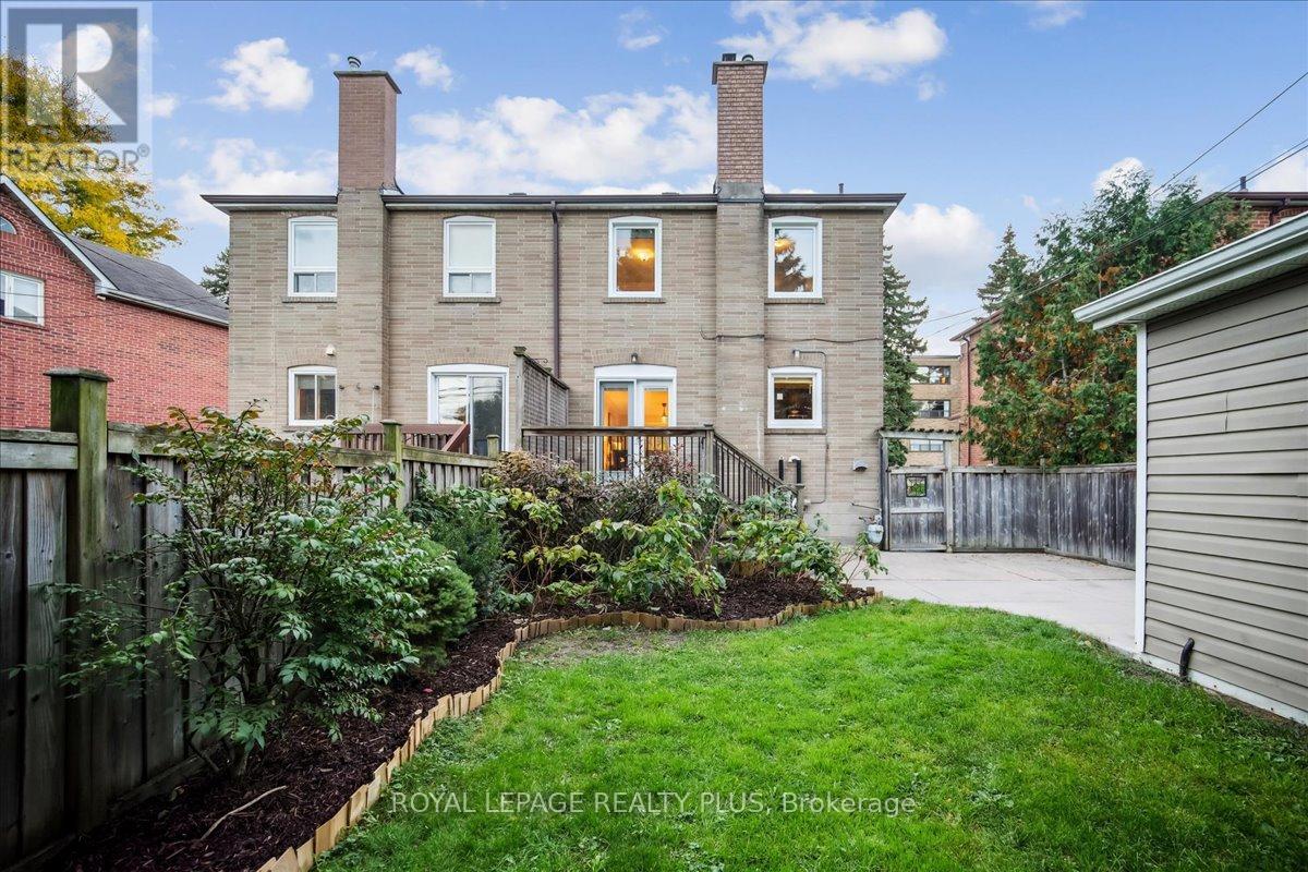 265 Winnett Avenue, Toronto, Ontario  M6C 3L8 - Photo 47 - C12475984
