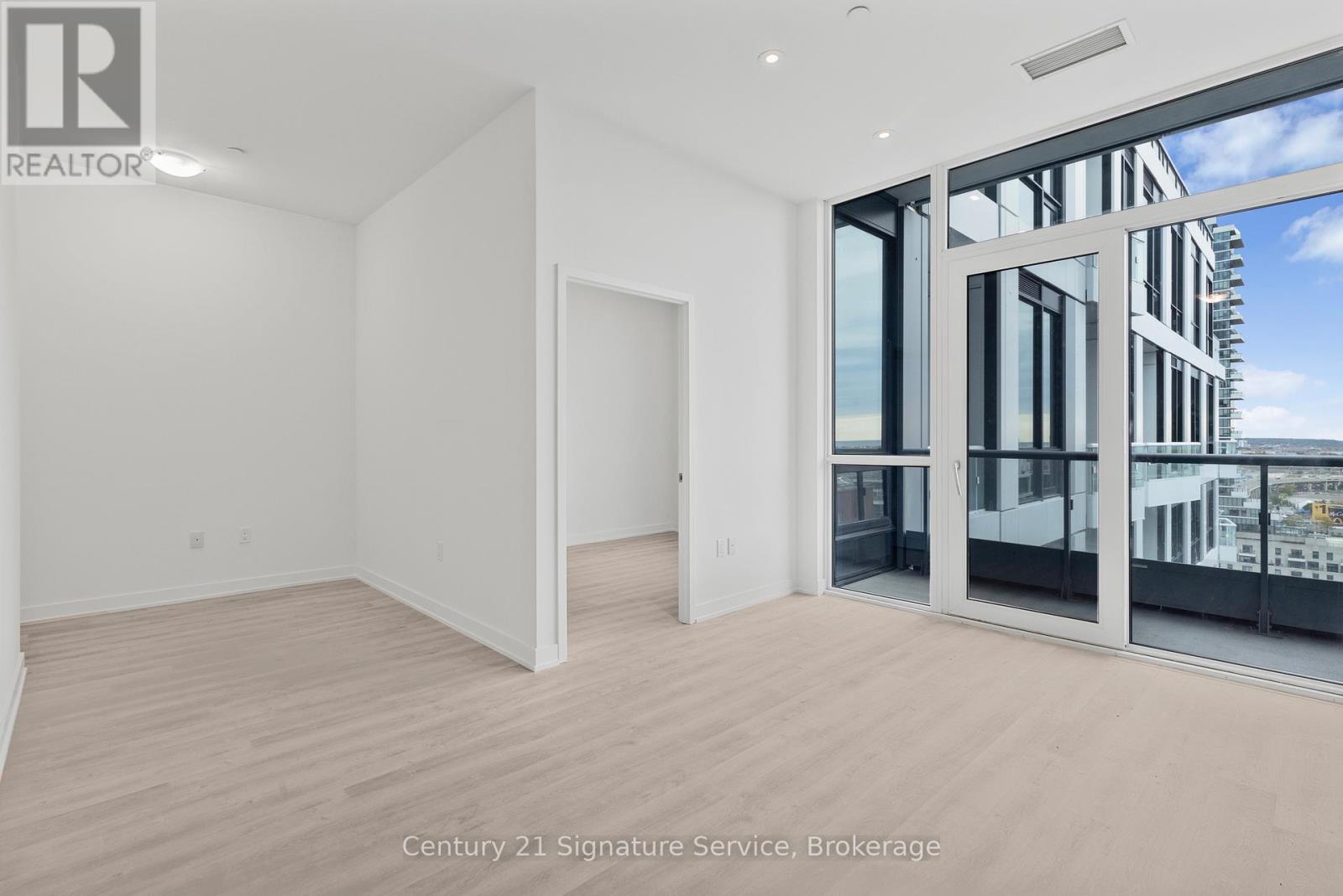 2010 - 15 Richardson Street, Toronto, Ontario  M5A 0Y5 - Photo 11 - C12475986