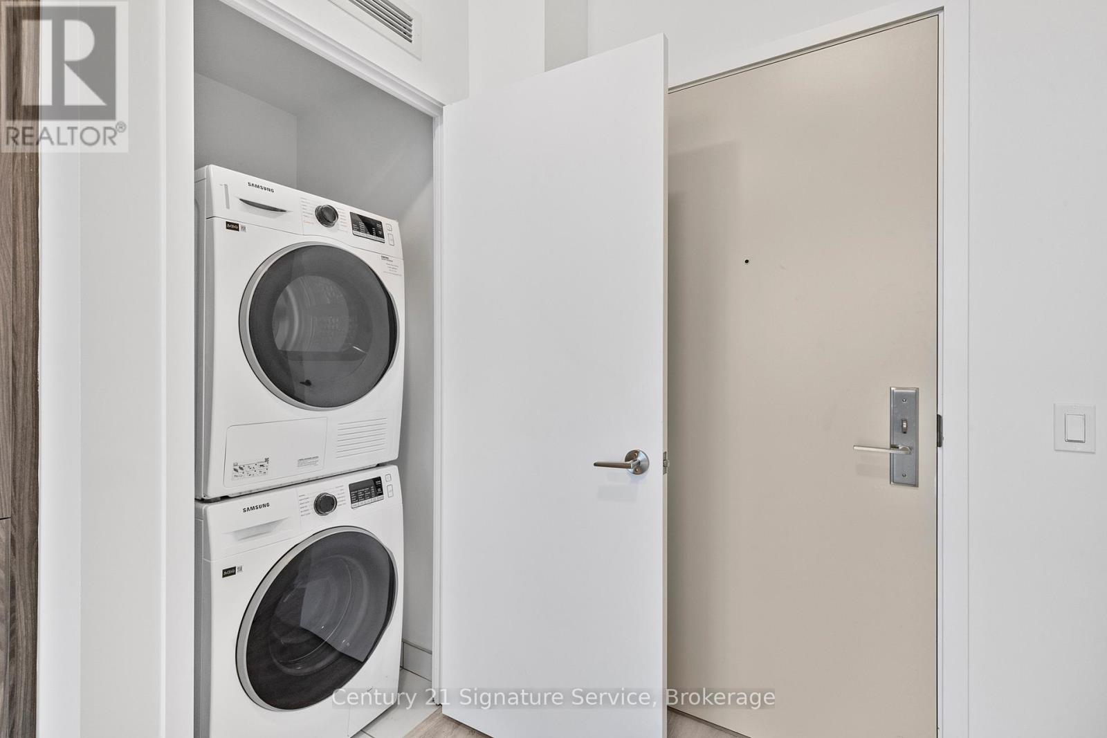 2010 - 15 Richardson Street, Toronto, Ontario  M5A 0Y5 - Photo 8 - C12475986