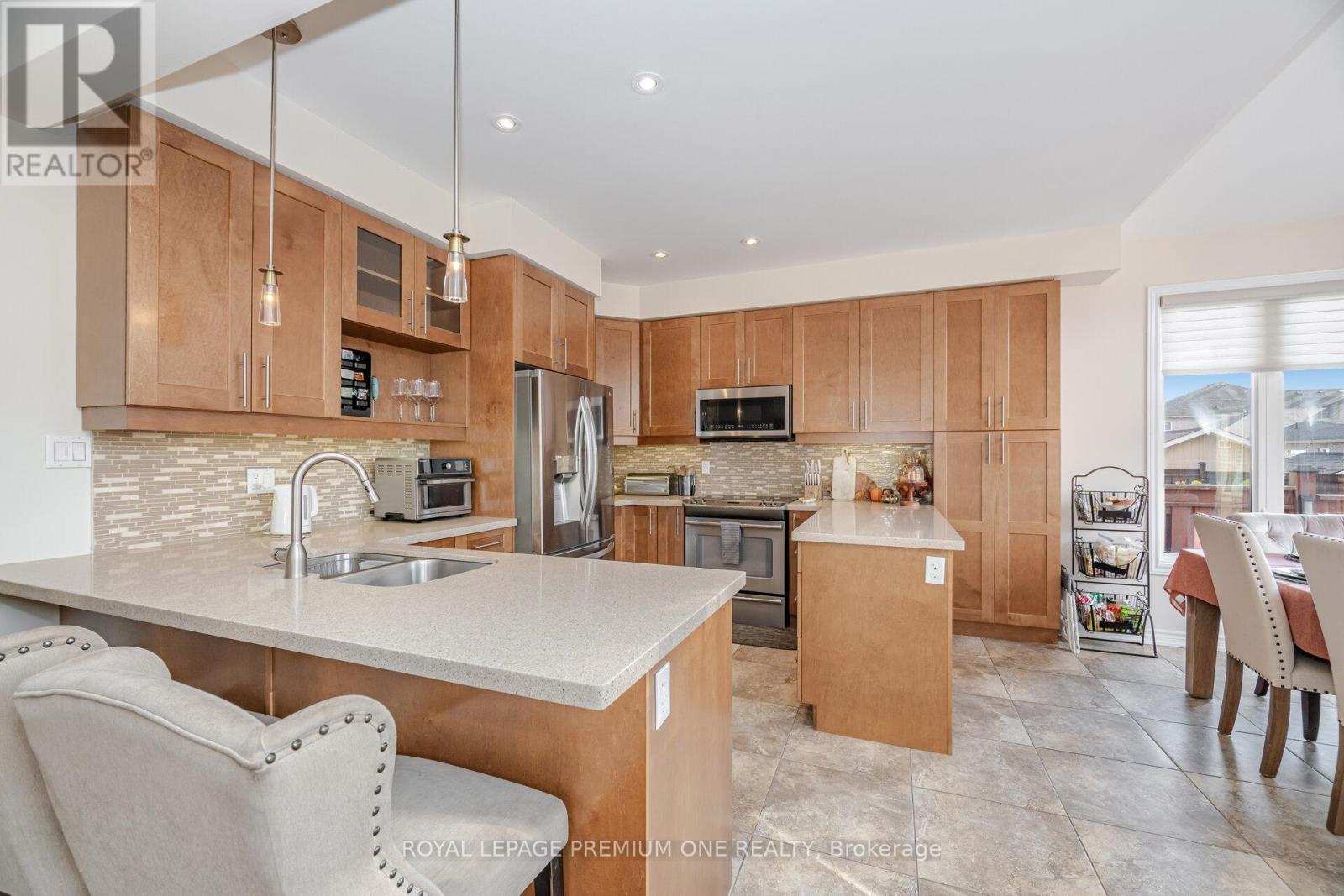 1271 Aldsworth Crescent, Oshawa (Pinecrest), Ontario  L1K 0S5 - Photo 9 - E12475589
