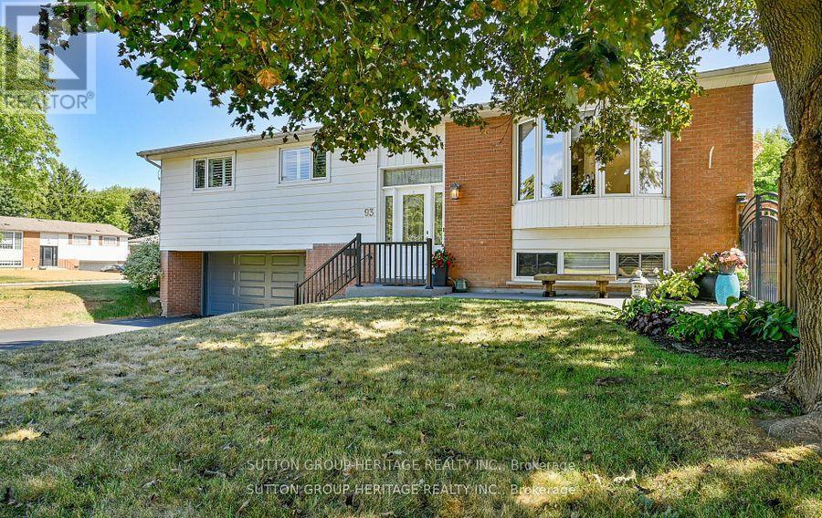 93 Lincoln Street, Ajax (Central West), Ontario  L1S 6C6 - Photo 2 - E12475734