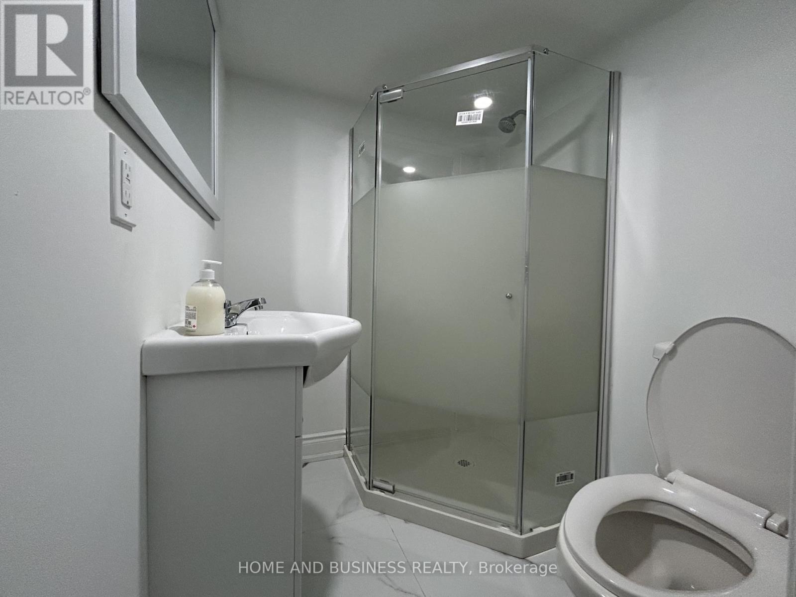35 Mack Avenue, Toronto, Ontario  M1L 1M4 - Photo 11 - E12475912