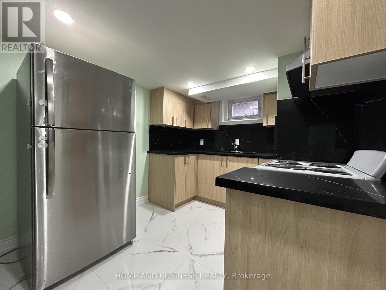 35 Mack Avenue, Toronto, Ontario  M1L 1M4 - Photo 12 - E12475912