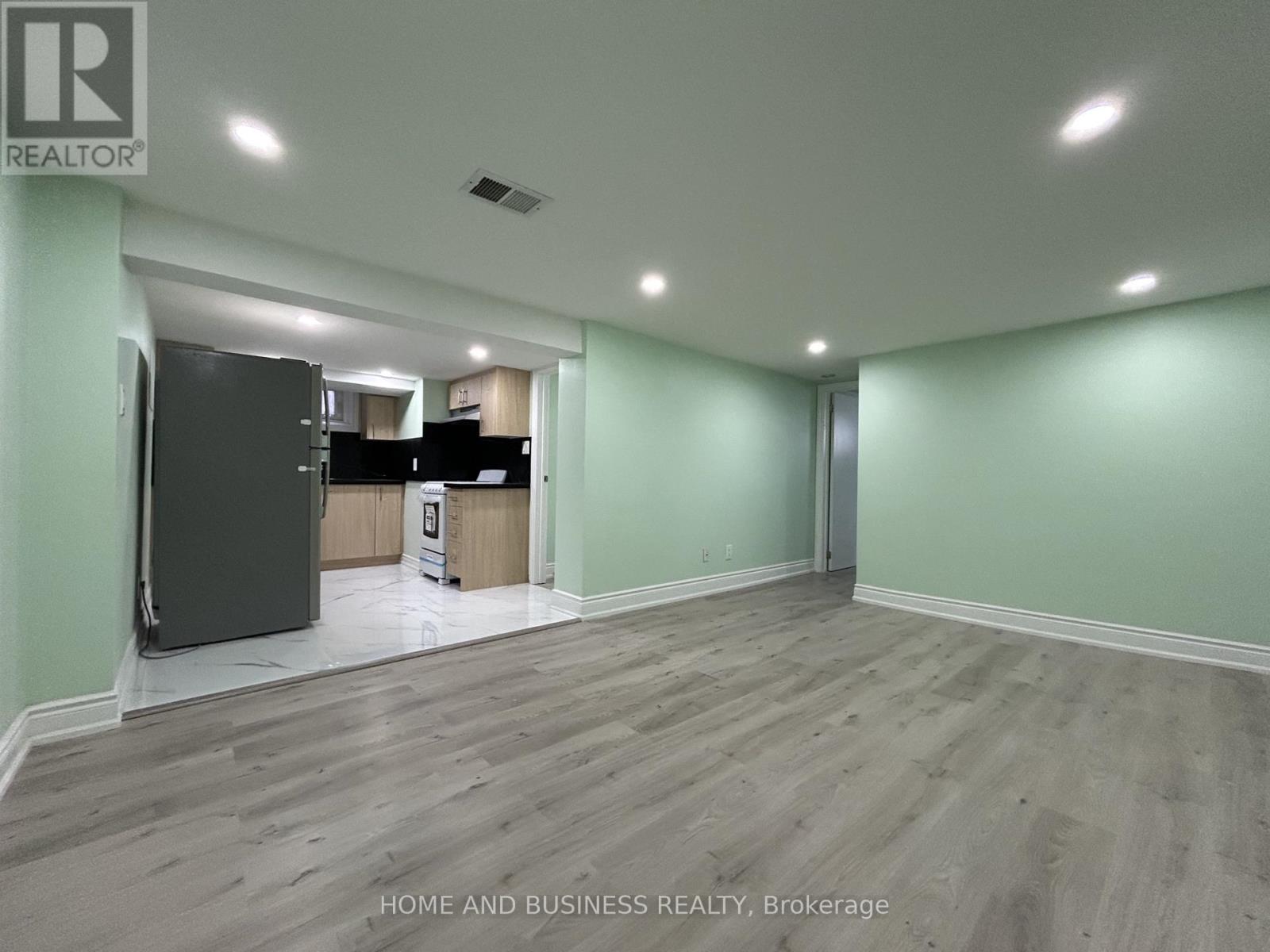 35 Mack Avenue, Toronto, Ontario  M1L 1M4 - Photo 13 - E12475912