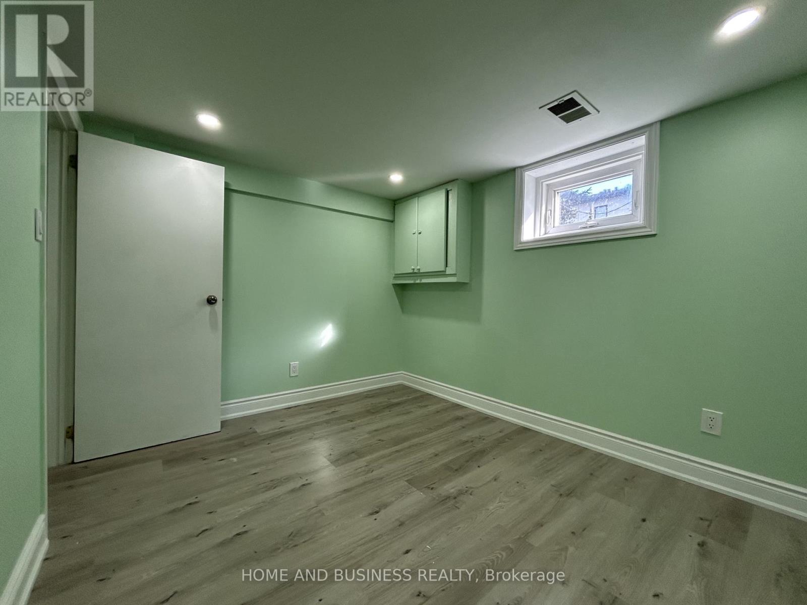 35 Mack Avenue, Toronto, Ontario  M1L 1M4 - Photo 16 - E12475912