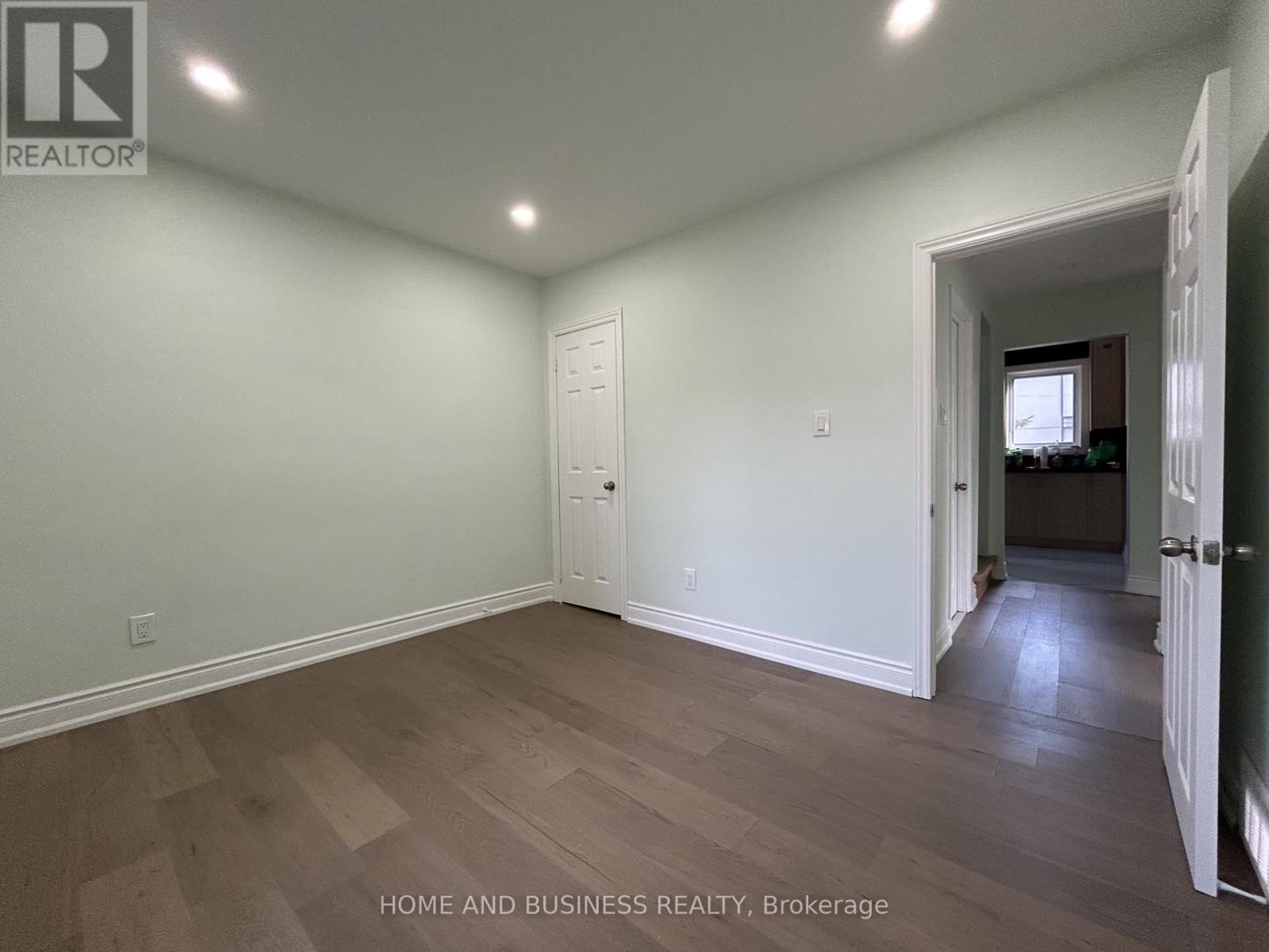 35 Mack Avenue, Toronto, Ontario  M1L 1M4 - Photo 18 - E12475912