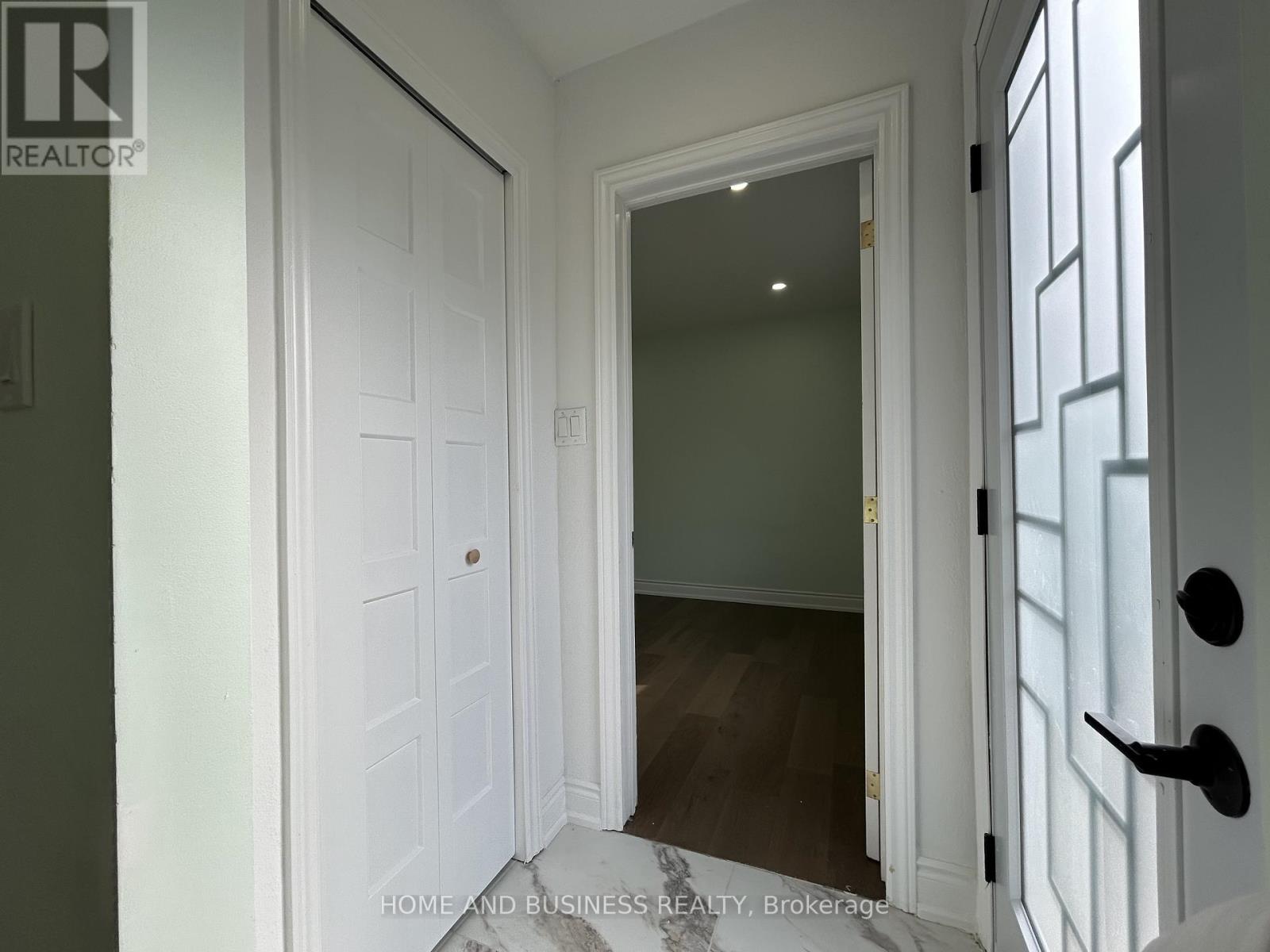 35 Mack Avenue, Toronto, Ontario  M1L 1M4 - Photo 3 - E12475912