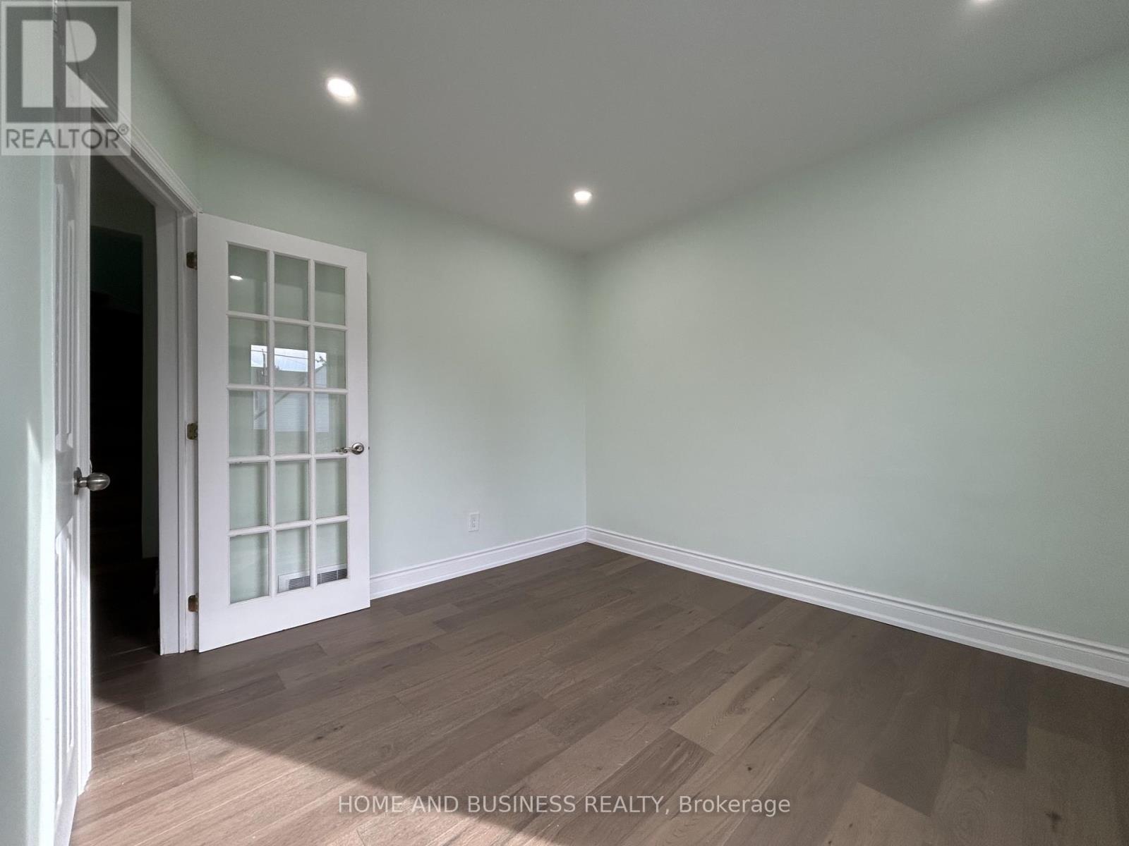 35 Mack Avenue, Toronto, Ontario  M1L 1M4 - Photo 34 - E12475912