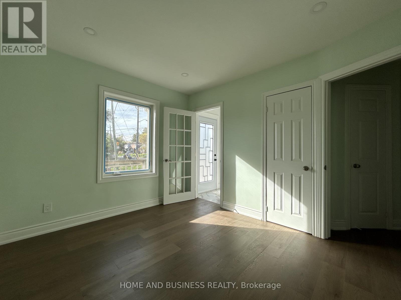 35 Mack Avenue, Toronto, Ontario  M1L 1M4 - Photo 6 - E12475912