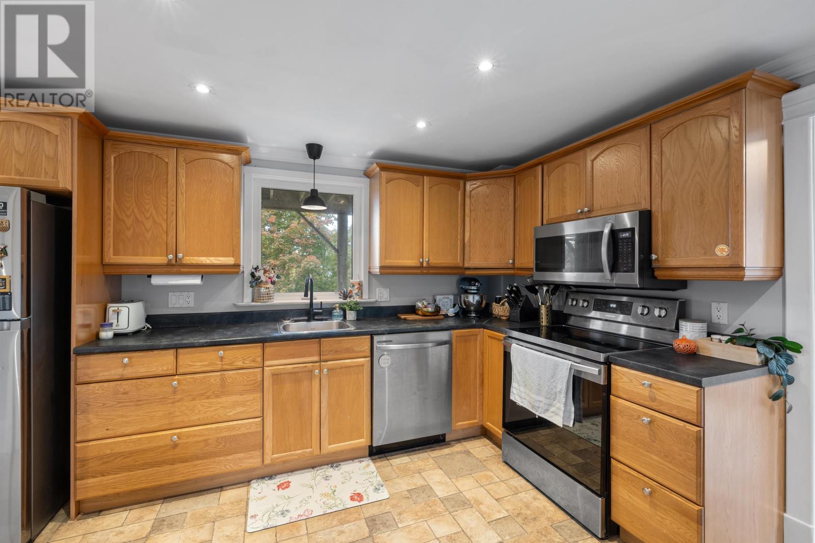 32 Stratford Road, Stratford, Prince Edward Island  C1B 1T5 - Photo 9 - 202526349