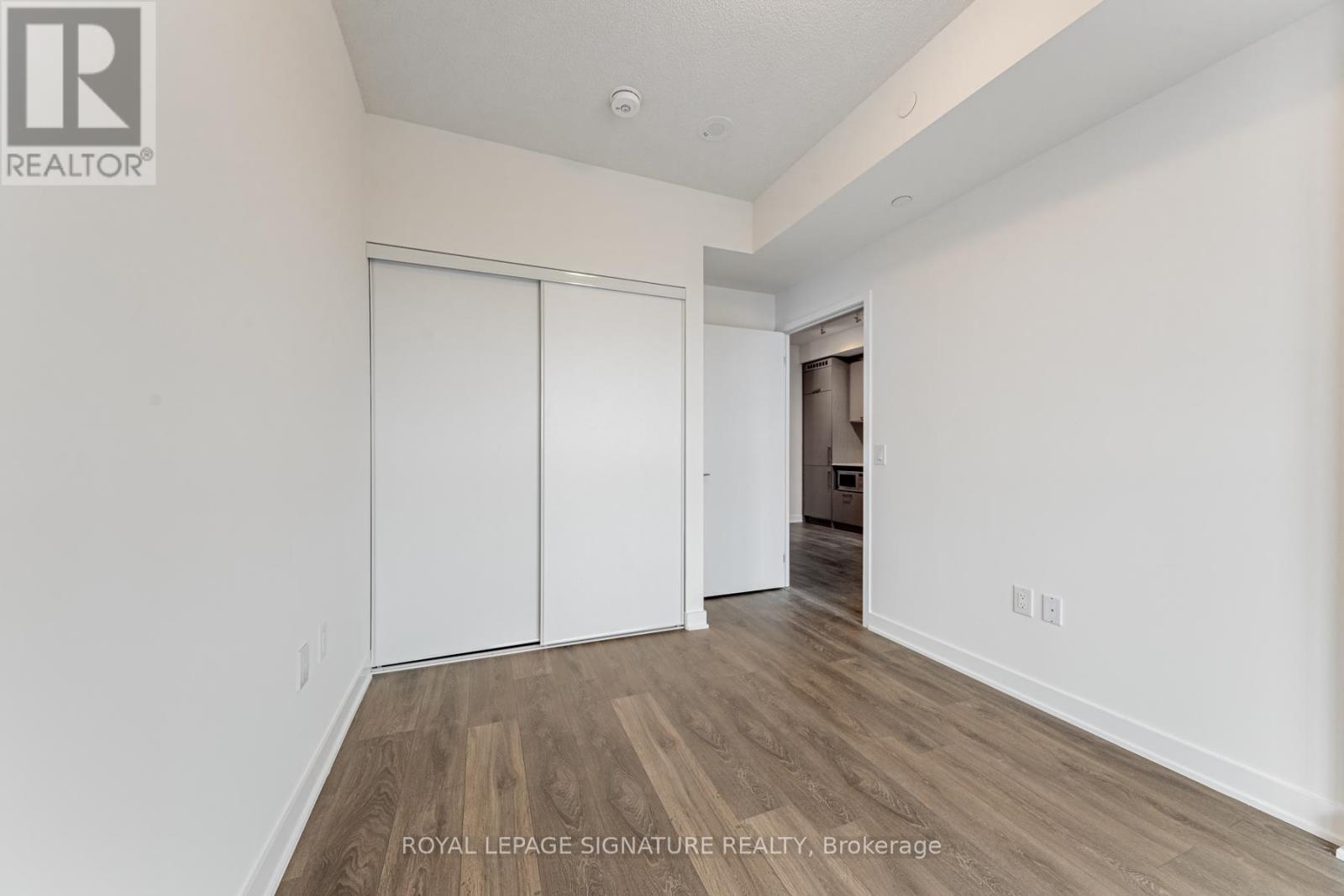 1507 - 10 Honeycrisp Crescent, Vaughan, Ontario  L4K 0M7 - Photo 19 - N12475579