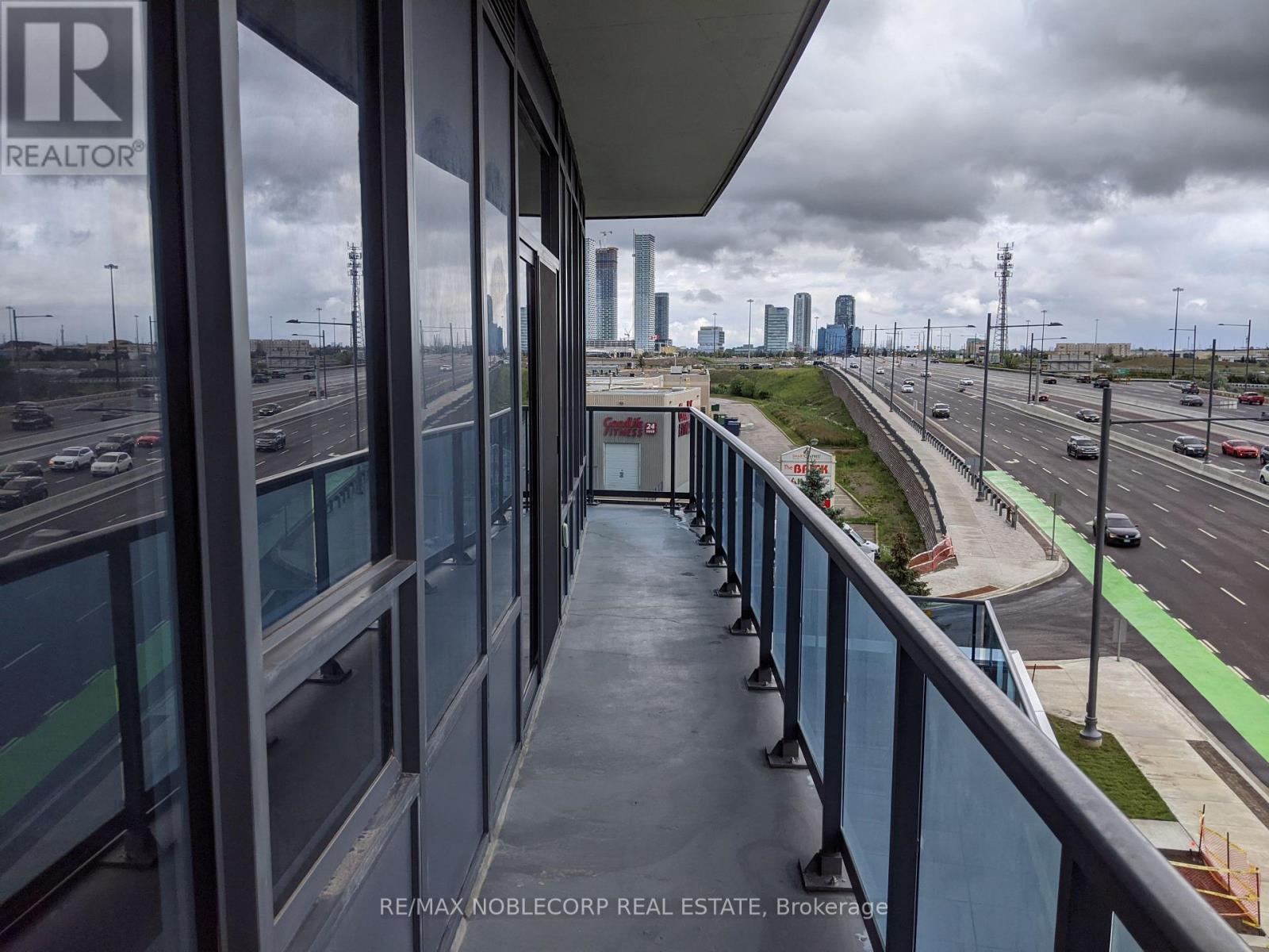 317 - 3600 Highway 7 W, Vaughan, Ontario  L4L 1A6 - Photo 11 - N12475586