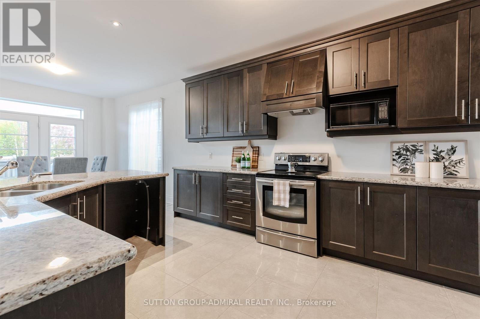 23 Samson Trail, King (Nobleton), Ontario  L7B 0A5 - Photo 11 - N12475602