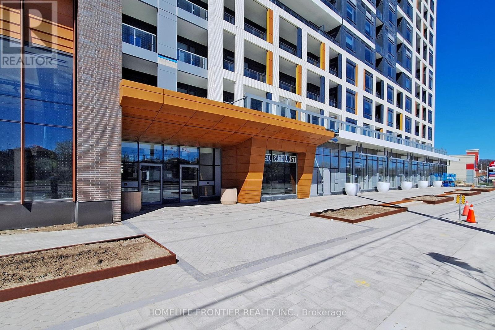 1009 - 7950 Bathurst Street, Vaughan, Ontario  L4J 0L4 - Photo 2 - N12475623