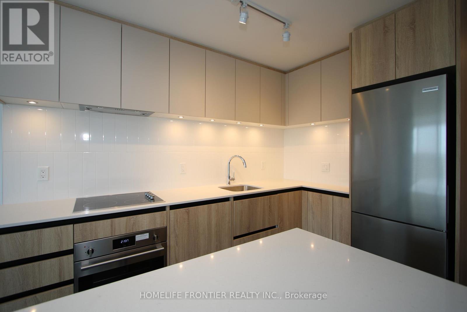 1009 - 7950 Bathurst Street, Vaughan, Ontario  L4J 0L4 - Photo 4 - N12475623