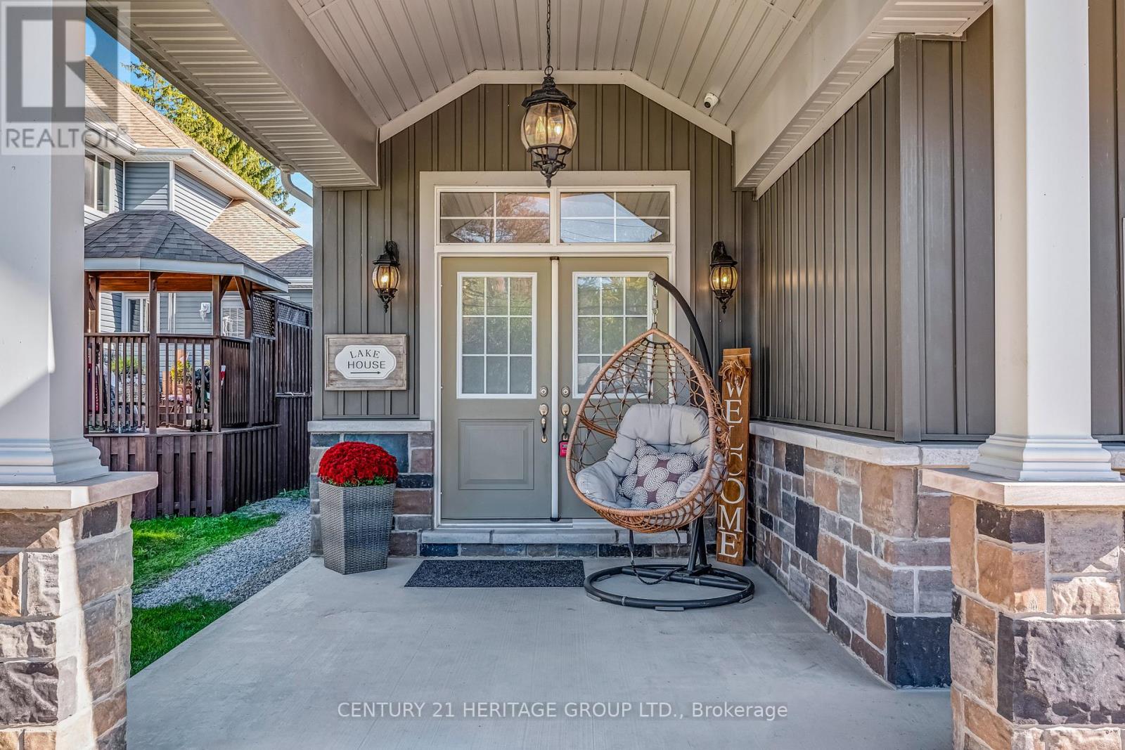 807a Montsell Avenue, Georgina, Ontario  L0E 1S0 - Photo 4 - N12475624