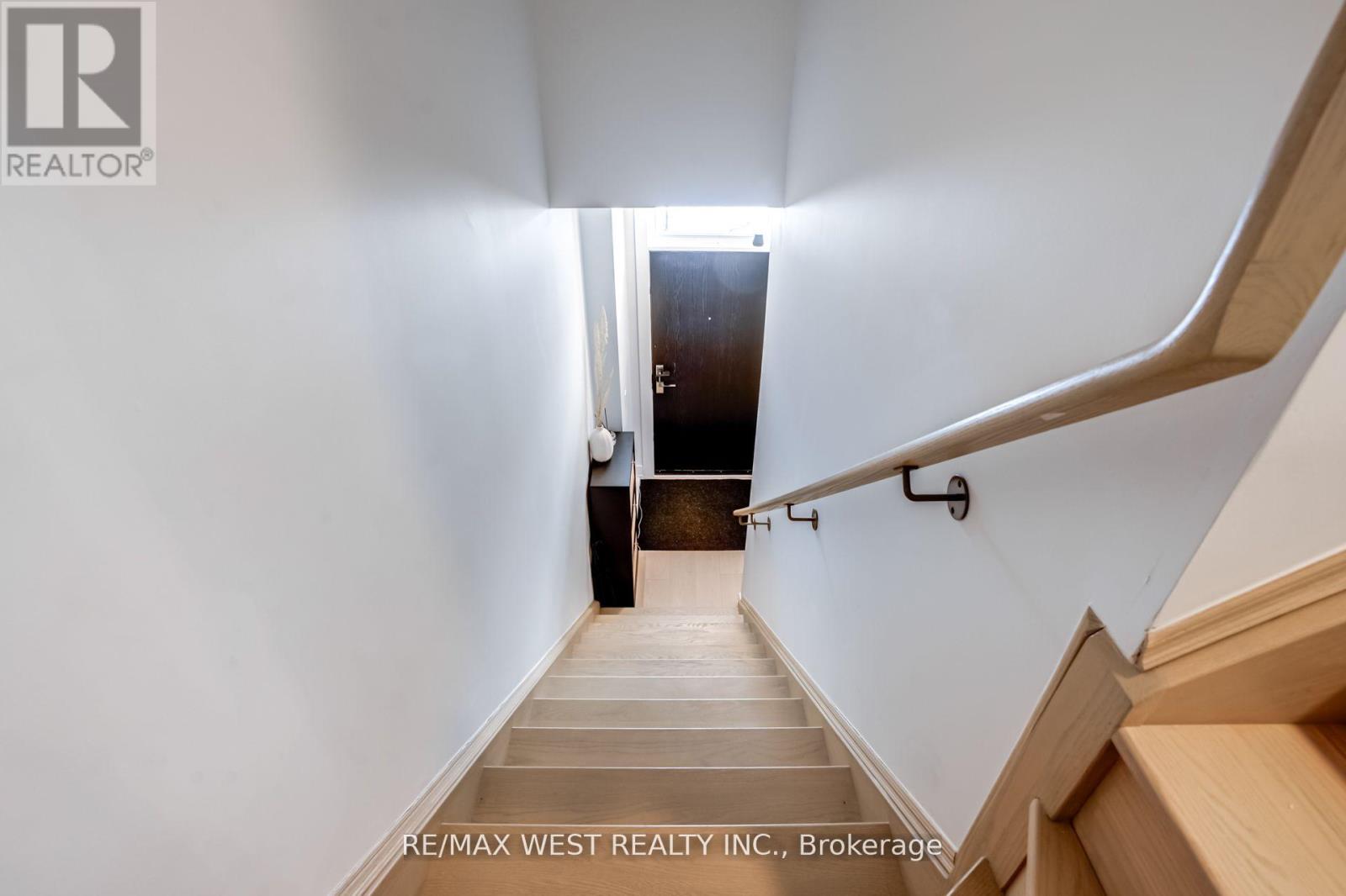 223 - 9570 Islington Avenue, Vaughan (Sonoma Heights), Ontario  L4L 1A7 - Photo 4 - N12475723