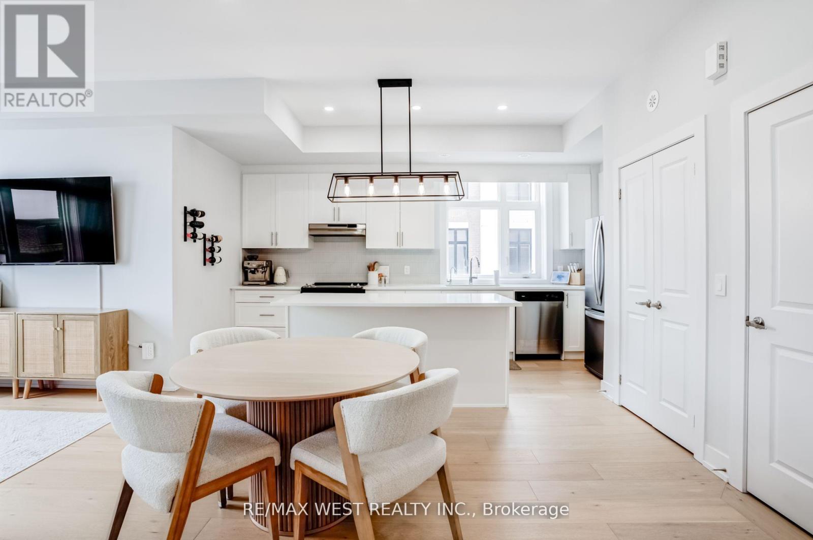223 - 9570 Islington Avenue, Vaughan (Sonoma Heights), Ontario  L4L 1A7 - Photo 6 - N12475723