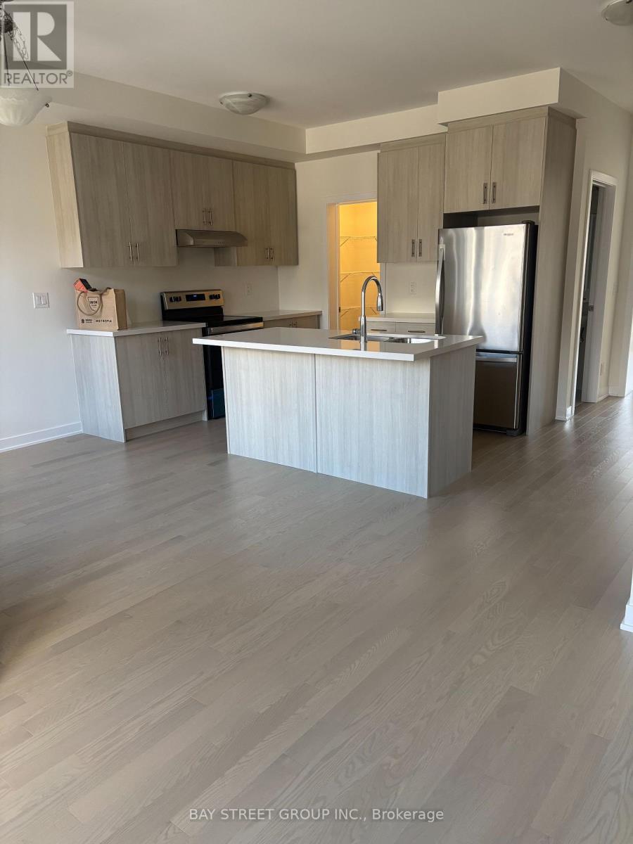 61 York Downs Boulevard, Markham, Ontario  L6C 3M6 - Photo 7 - N12475752