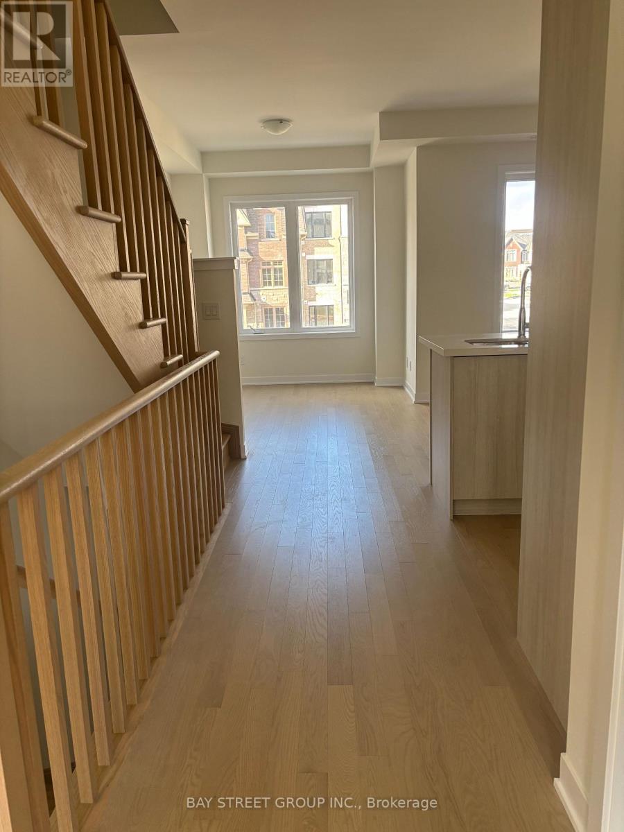 61 York Downs Boulevard, Markham, Ontario  L6C 3M6 - Photo 9 - N12475752