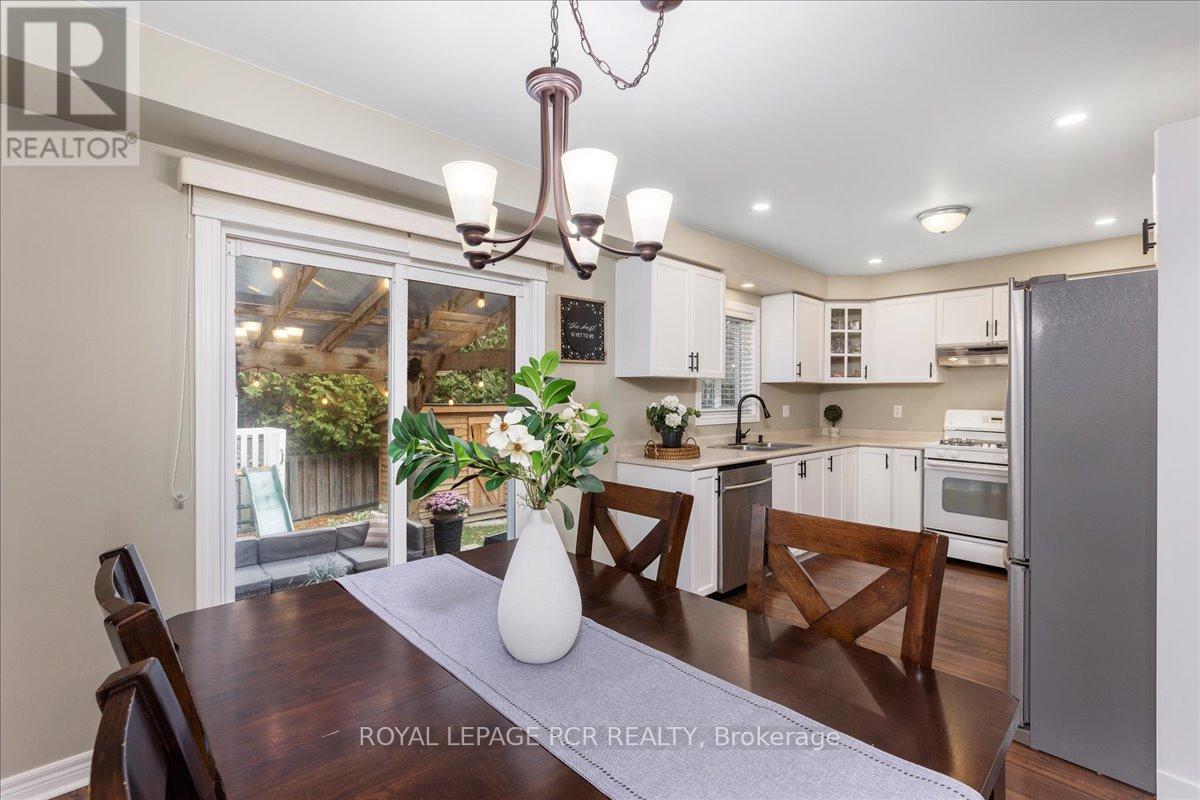 87 Margaret Graham Crescent, East Gwillimbury (Mt Albert), Ontario  L0G 1M0 - Photo 10 - N12475796