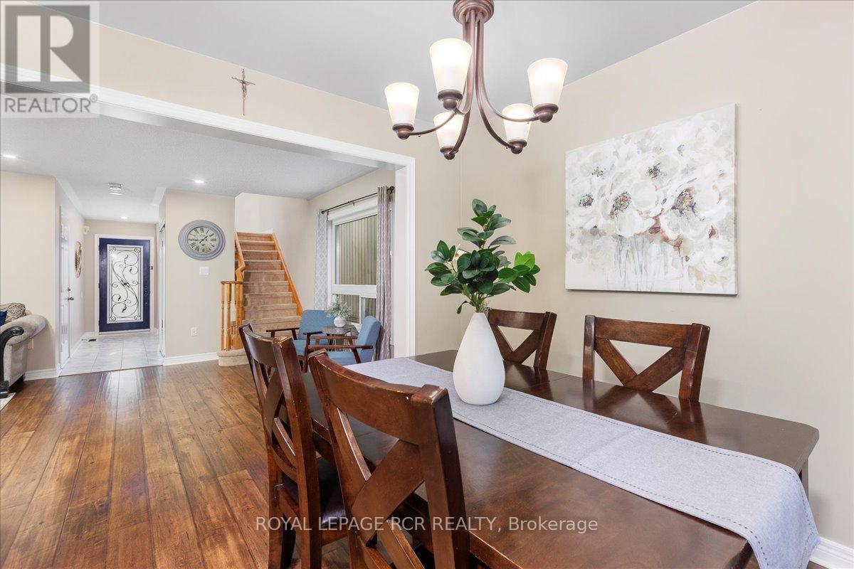 87 Margaret Graham Crescent, East Gwillimbury (Mt Albert), Ontario  L0G 1M0 - Photo 12 - N12475796