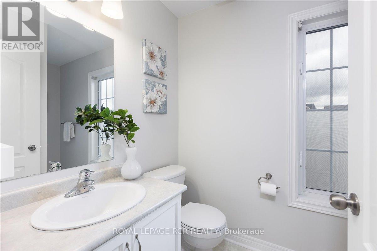 87 Margaret Graham Crescent, East Gwillimbury (Mt Albert), Ontario  L0G 1M0 - Photo 19 - N12475796