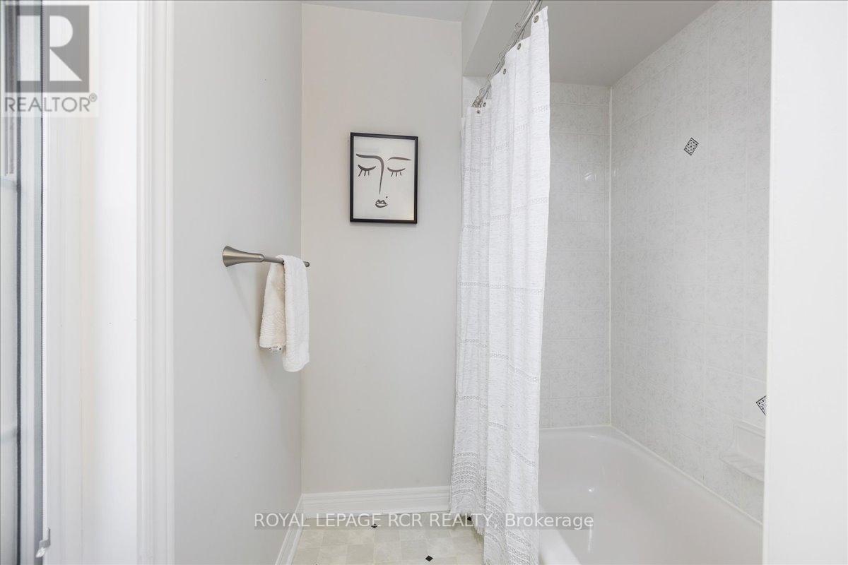 87 Margaret Graham Crescent, East Gwillimbury (Mt Albert), Ontario  L0G 1M0 - Photo 20 - N12475796