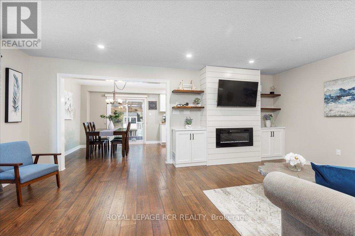 87 Margaret Graham Crescent, East Gwillimbury (Mt Albert), Ontario  L0G 1M0 - Photo 5 - N12475796