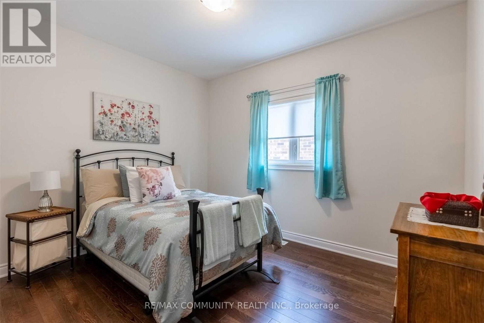 5 Pollock Avenue, Brock, Ontario  L0K 1A0 - Photo 13 - N12475803