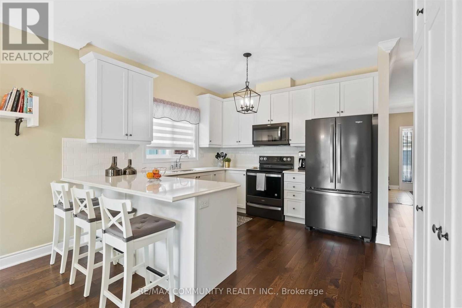 5 Pollock Avenue, Brock, Ontario  L0K 1A0 - Photo 8 - N12475803