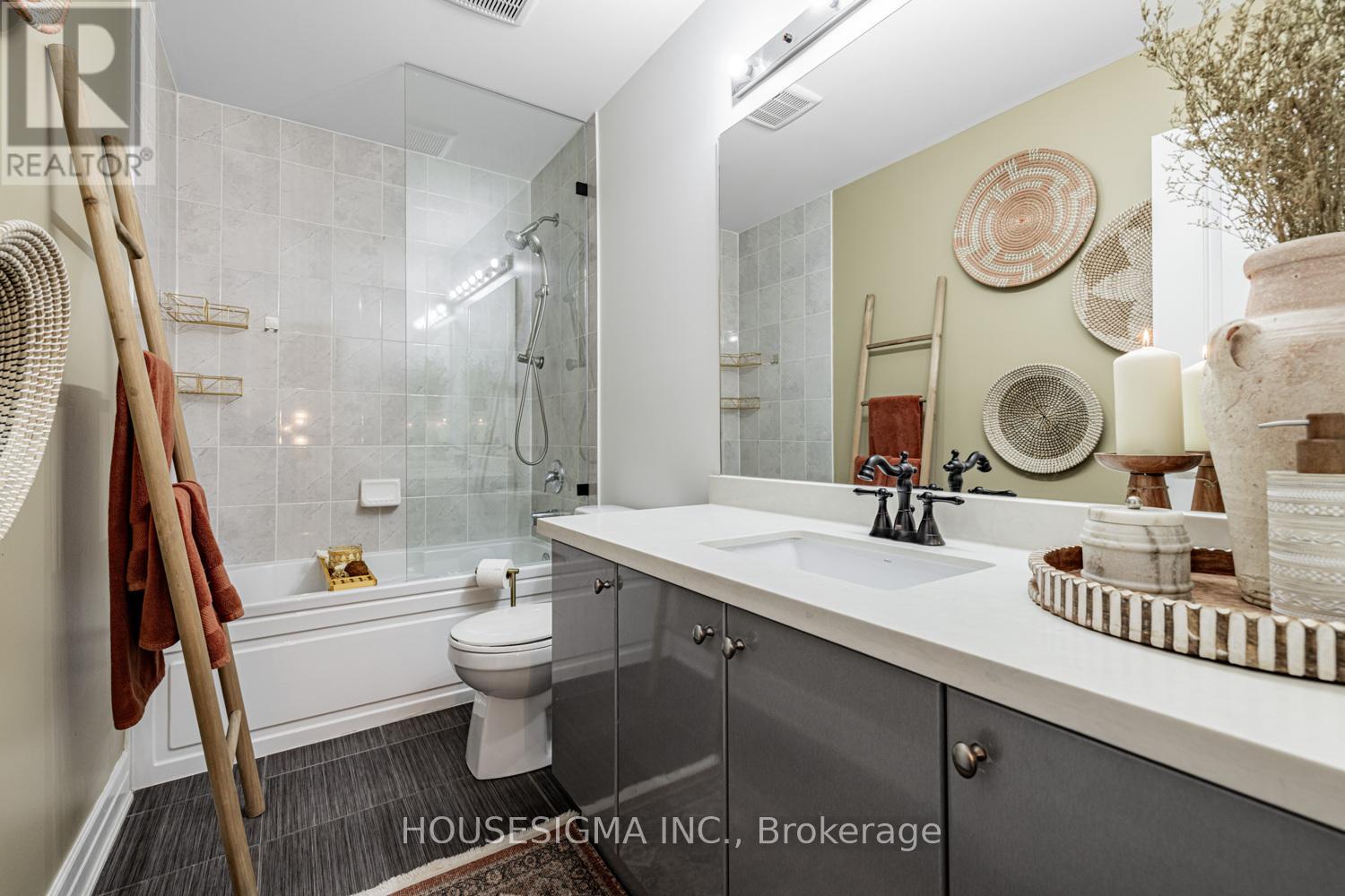 46 Vedette Way, Vaughan (Vellore Village), Ontario  L4H 4K3 - Photo 12 - N12475852