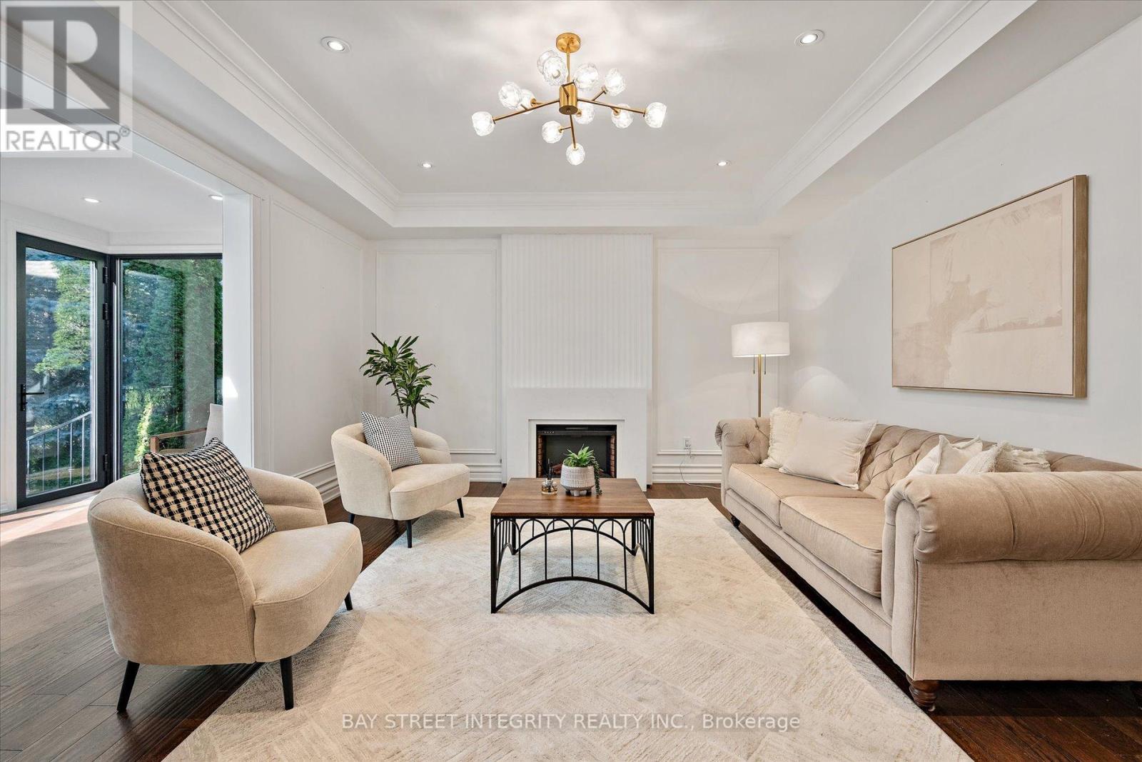 128 Park Crescent, Richmond Hill, Ontario  L4E 3J8 - Photo 10 - N12475885