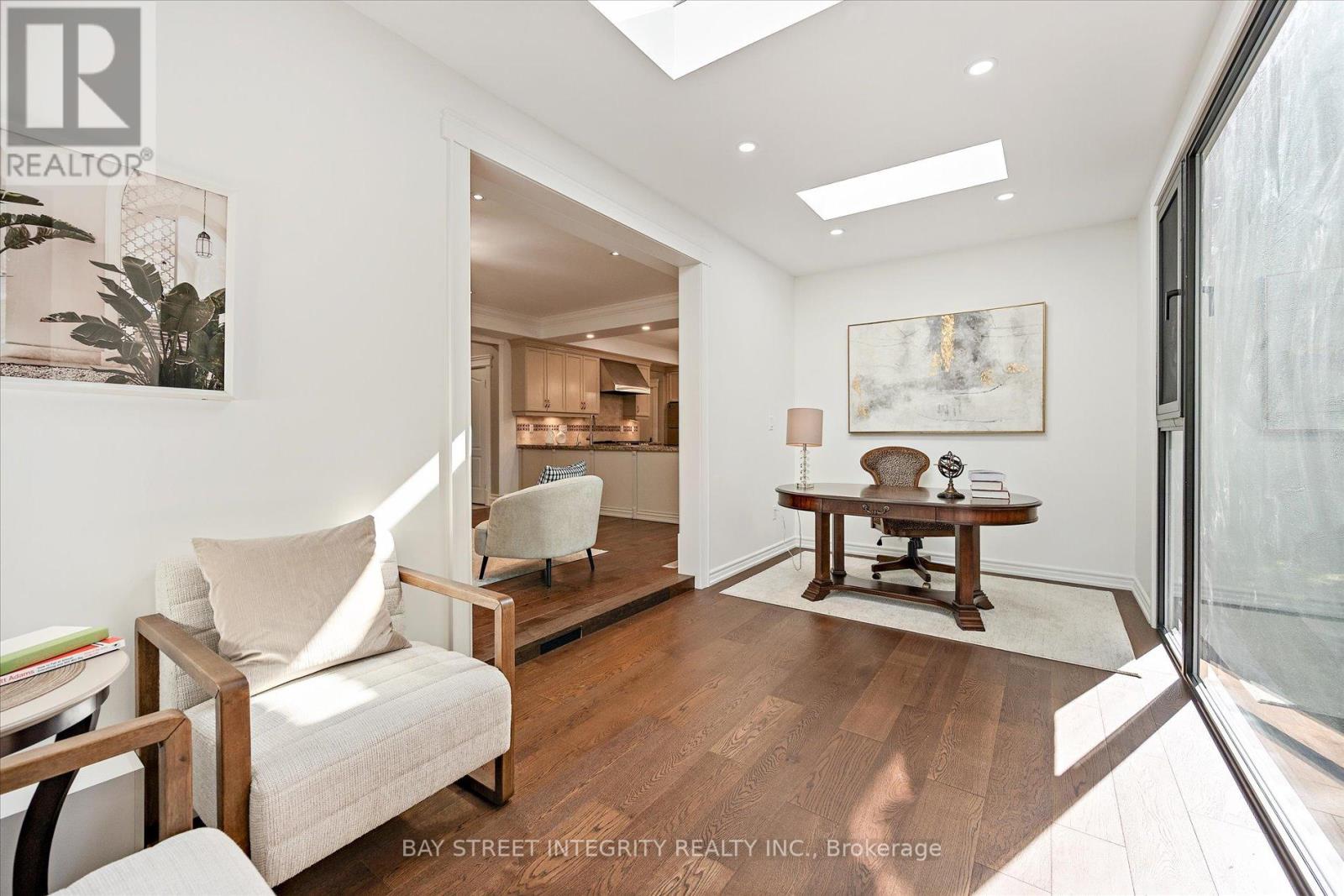 128 Park Crescent, Richmond Hill, Ontario  L4E 3J8 - Photo 14 - N12475885