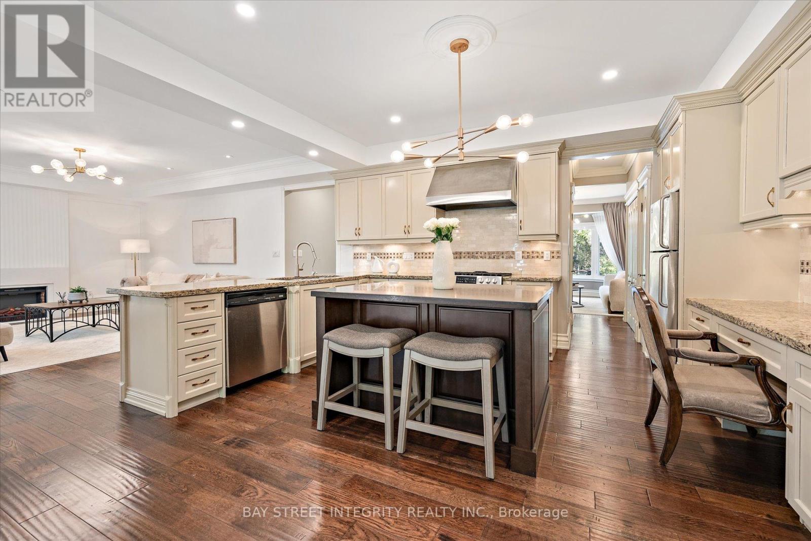 128 Park Crescent, Richmond Hill, Ontario  L4E 3J8 - Photo 16 - N12475885