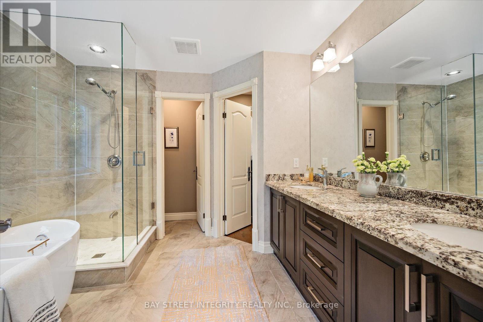 128 Park Crescent, Richmond Hill, Ontario  L4E 3J8 - Photo 30 - N12475885