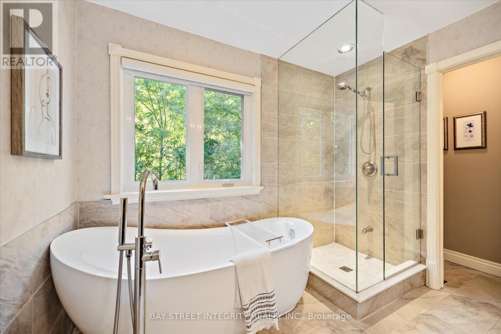 128 Park Crescent, Richmond Hill, Ontario  L4E 3J8 - Photo 31 - N12475885