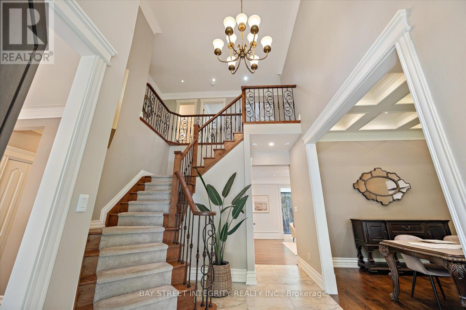 128 Park Crescent, Richmond Hill, Ontario  L4E 3J8 - Photo 5 - N12475885