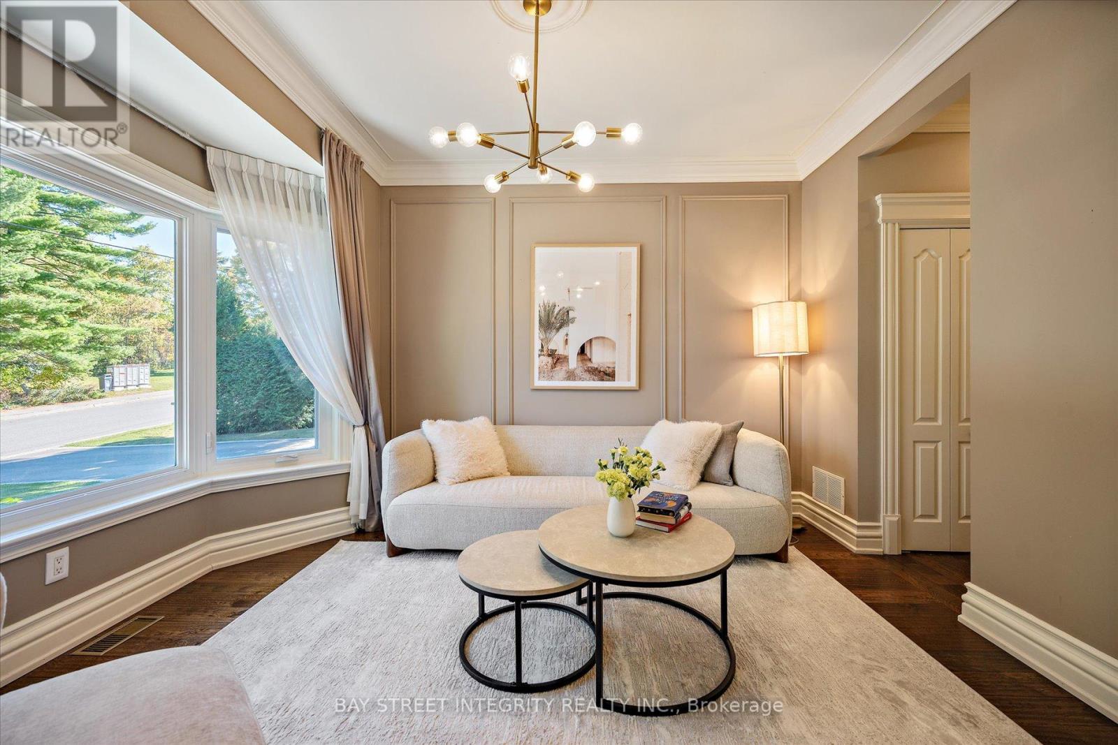 128 Park Crescent, Richmond Hill, Ontario  L4E 3J8 - Photo 6 - N12475885