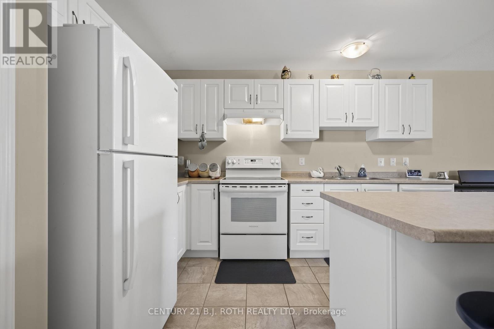 162 Diana Drive, Orillia, Ontario  L3V 8J7 - Photo 4 - S12475681