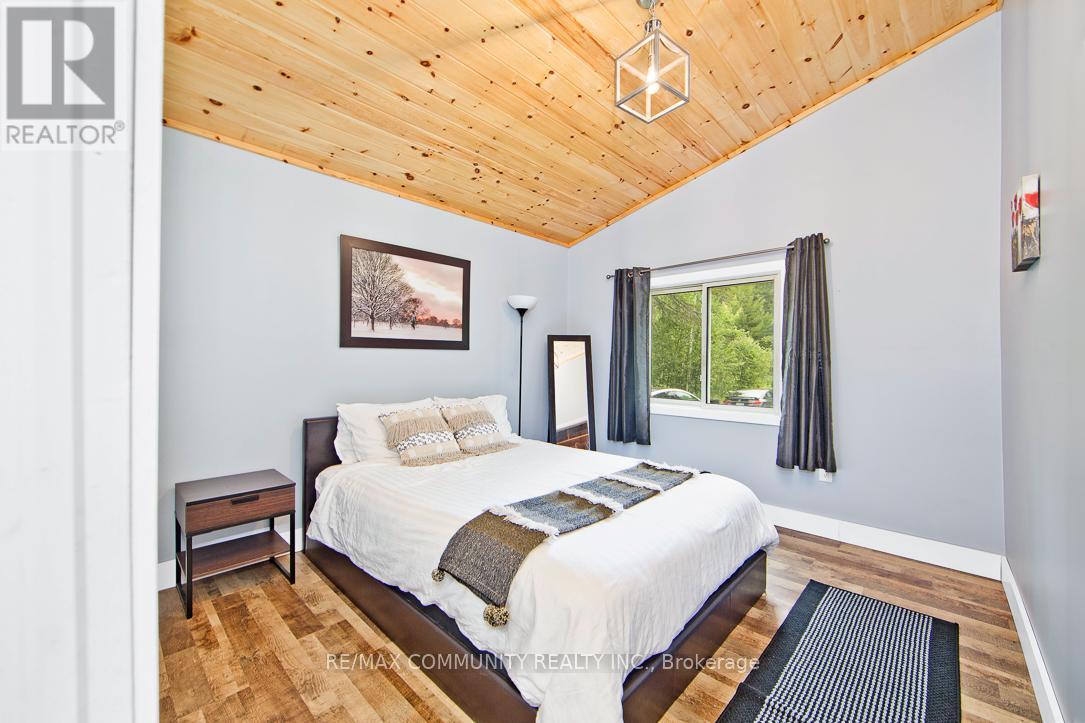 6605 Pioneer Village Lane, Ramara, Ontario  L0K 1W0 - Photo 18 - S12475768