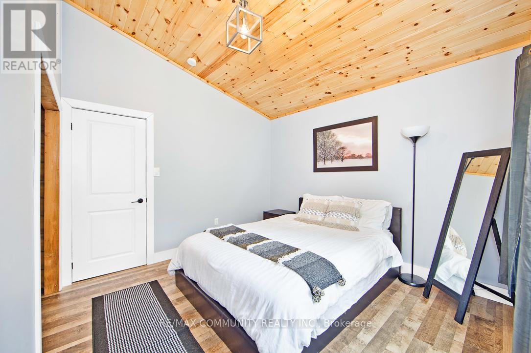 6605 Pioneer Village Lane, Ramara, Ontario  L0K 1W0 - Photo 19 - S12475768